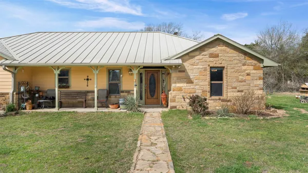 $647,500 | 1102 Fairview Drive, Rockdale, TX 76567