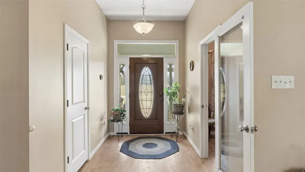 $647,500 | 1102 Fairview Drive, Rockdale, TX 76567