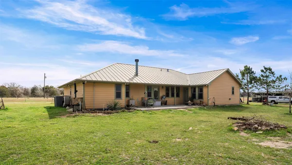 $647,500 | 1102 Fairview Drive, Rockdale, TX 76567