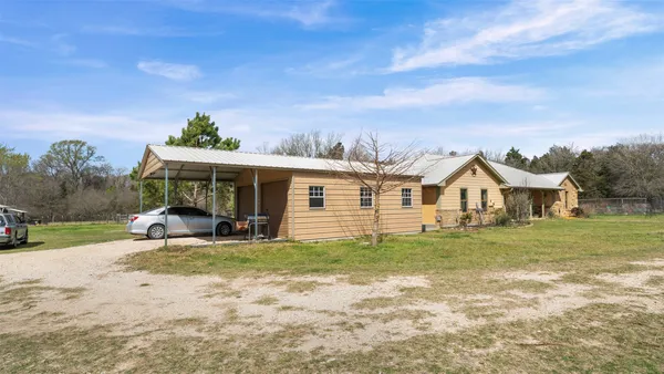 $647,500 | 1102 Fairview Drive, Rockdale, TX 76567