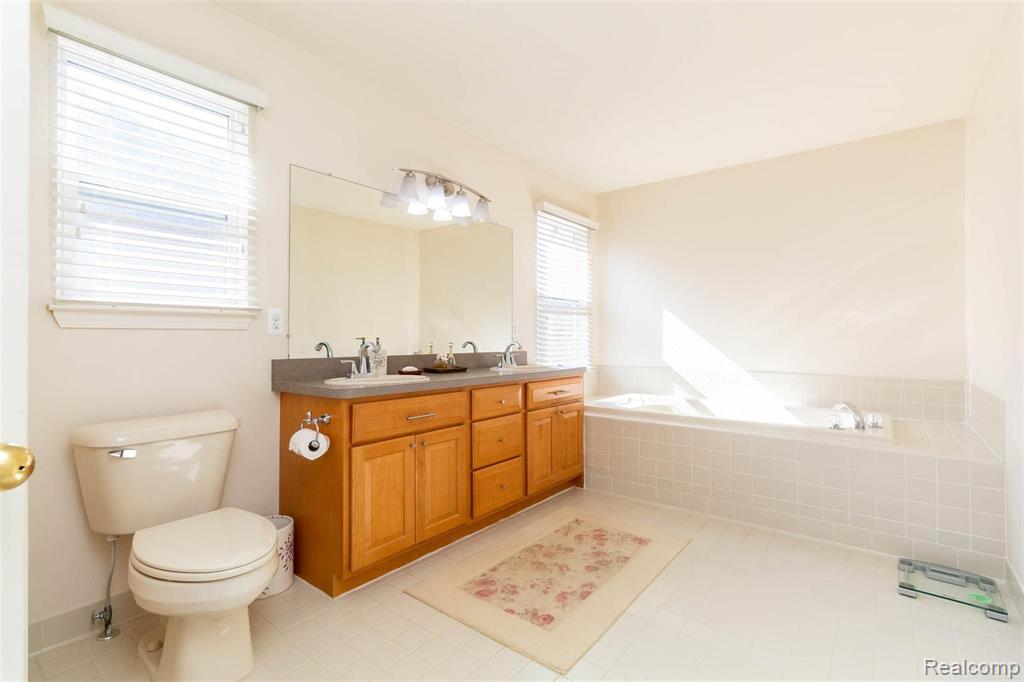 2487 Jackson Drive Rochester Hills, MI 48309 - Photo 23 of 41