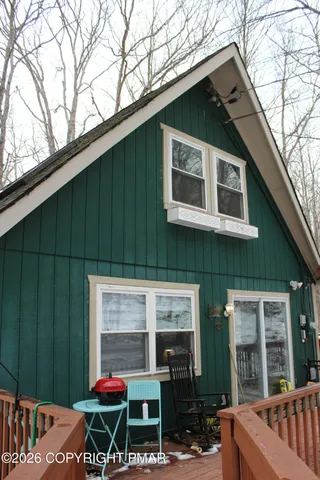 $218,000 | 167 Dorchester Drive, Bushkill, PA 18324