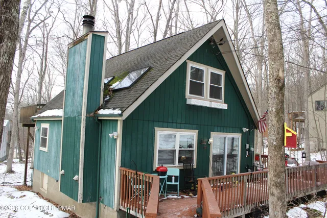 $218,000 | 167 Dorchester Drive, Bushkill, PA 18324