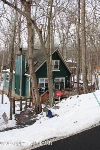 $218,000 | 167 Dorchester Drive, Bushkill, PA 18324