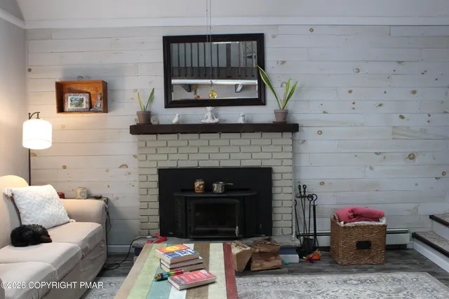 $218,000 | 167 Dorchester Drive, Bushkill, PA 18324