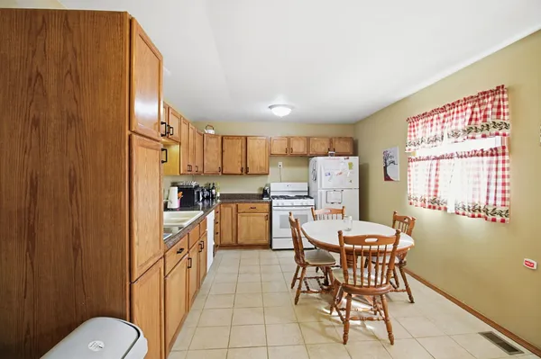 $292,000 | 7907 West Kingston Drive, Frankfort, IL 60423