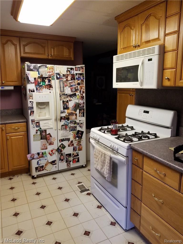 8637 Arbela Road Clio, MI 48420 - Photo 4 of 5 2016-09-29 10.25