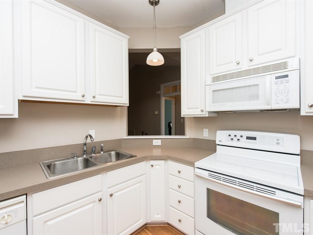 819 Shackleton Road Apex, NC 27502 - Photo 2 of 25 Gallery Image 2