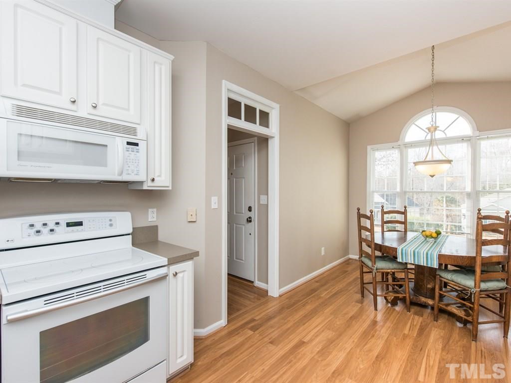 819 Shackleton Road Apex, NC 27502 - Photo 5 of 25 Gallery Image 5
