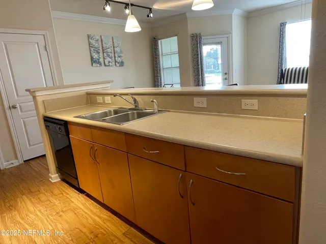 $1,300 | 8290 Gate Parkway West, Unit 1005, Jacksonville, FL 32216