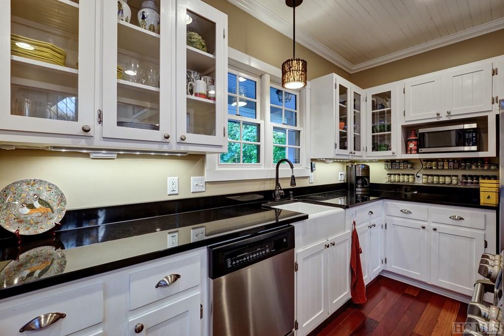 32 Eagle Ridge Drive Highlands, NC 28741 - Photo 9 of 27 Gallery Image 9