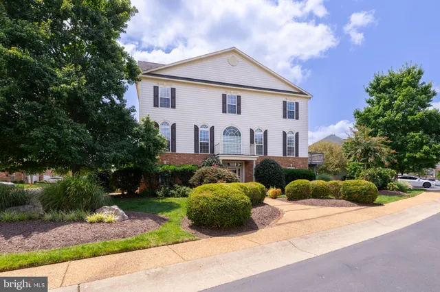 $3,200 | 2915 Murano Way, Unit A, Glen Allen, VA 23059