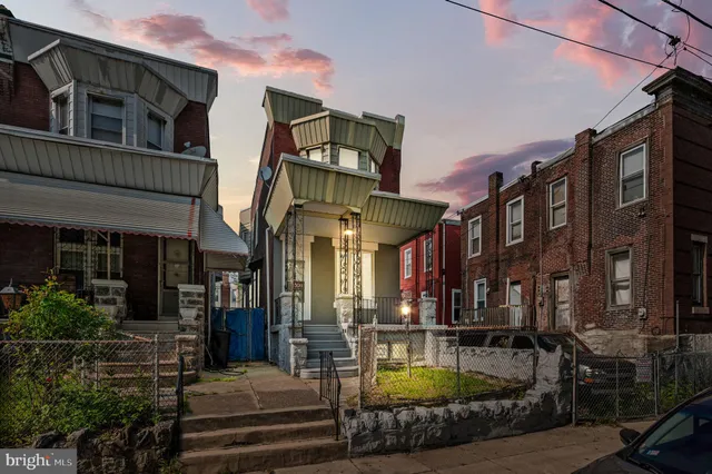 a view of a building with a tub