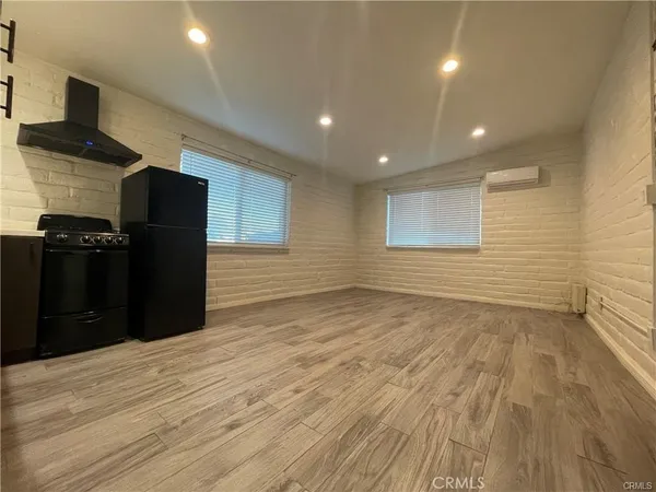$1,250 | 31401 Outer Highway 10 South, Redlands, CA 92373