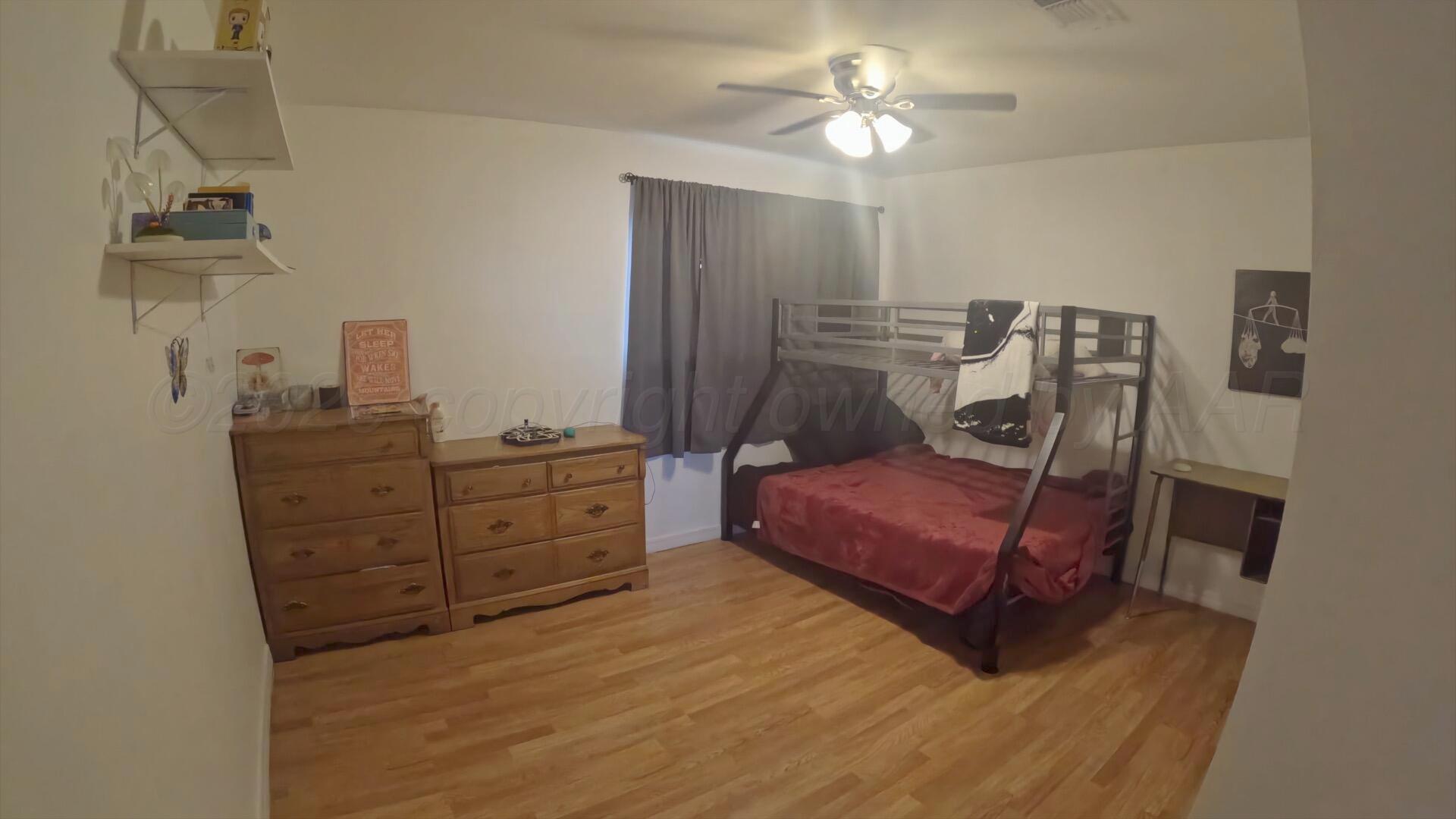 304 Ave P Sunray, TX 79086 - Photo 13 of 17 Wide angle SE bedroom