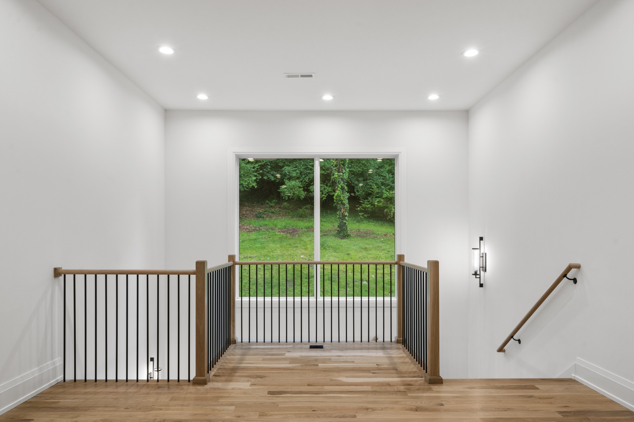 1323 Harding Place Nashville, TN 37215 - Photo 34 of 41 a view of a interior of the house