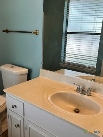 $1,800 | 1302 South Mesquite Avenue, New Braunfels, TX 78130