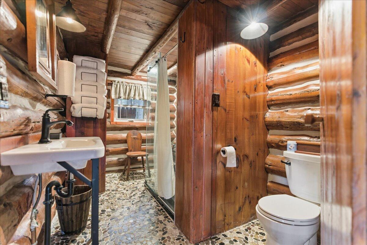 442 Norway Center Road Norway, ME 04268 - Photo 23 of 43 Bathroom