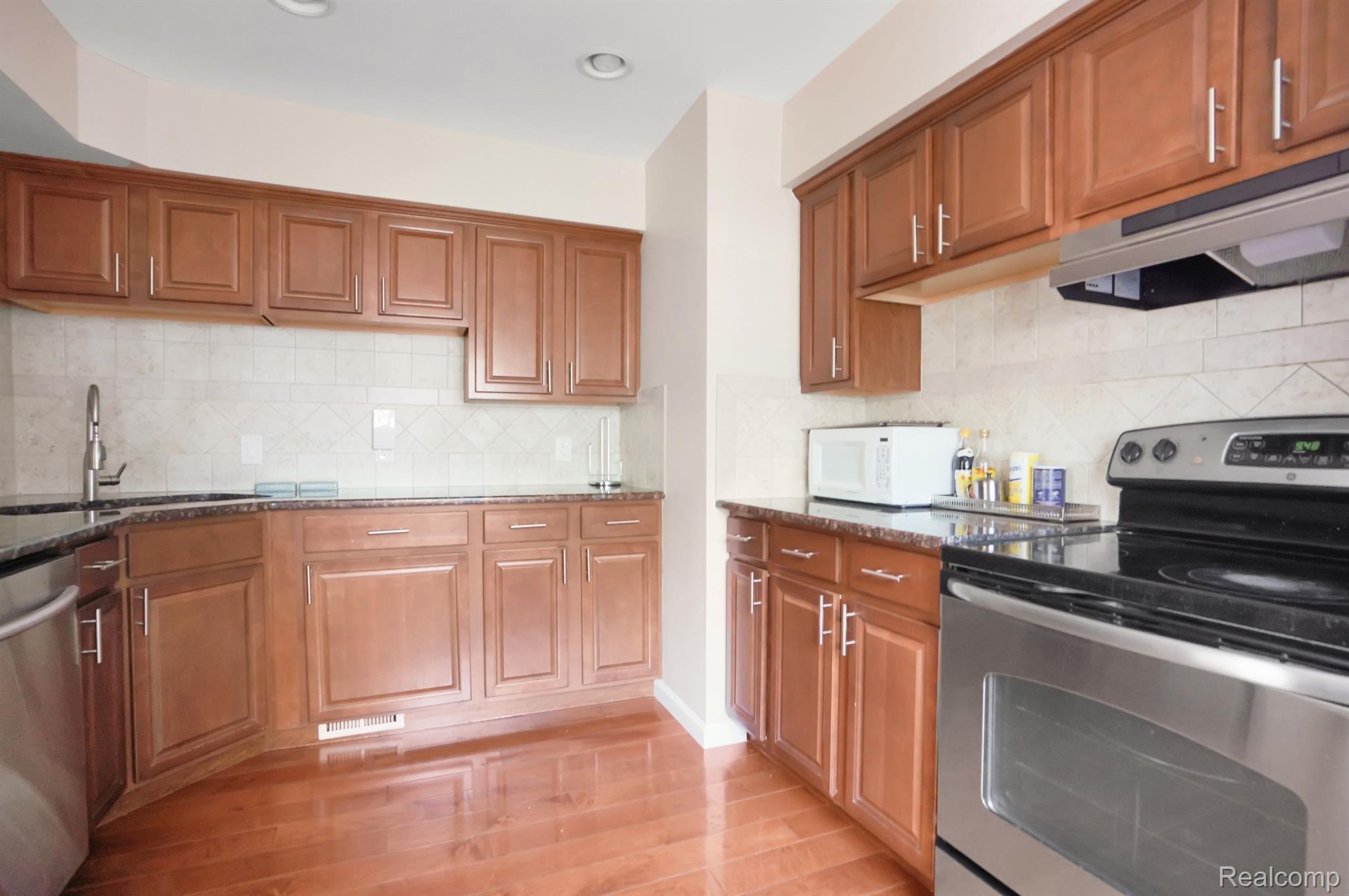 3415 Chester Road Royal Oak, MI 48073 - Photo 6 of 25 Gallery Image 6