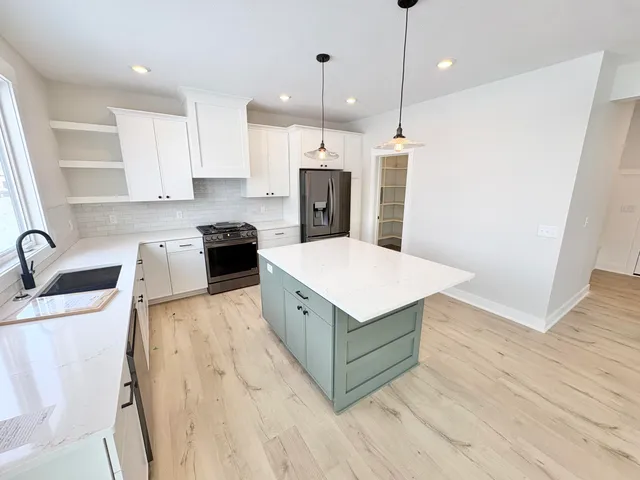 $714,900 | 8047 Erie Drive Southwest, Byron Center, MI 49315