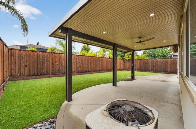 a view of a backyard with barn