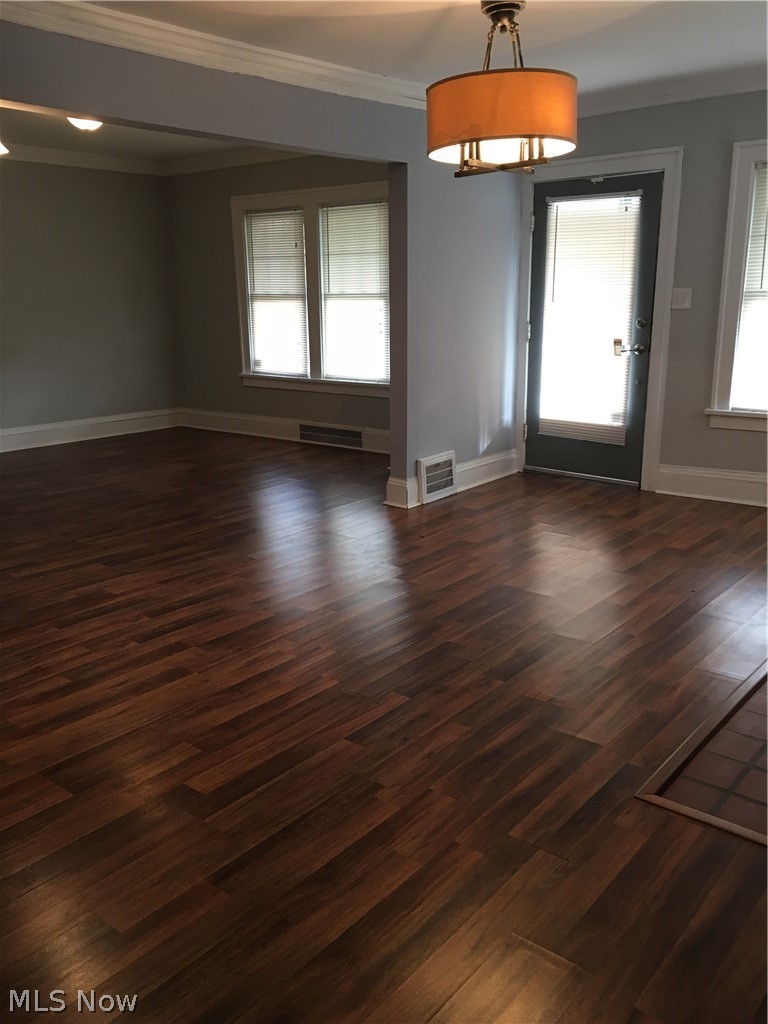 13637 Cedar Road Cleveland, OH 44118 - Photo 3 of 23 Gallery Image 3