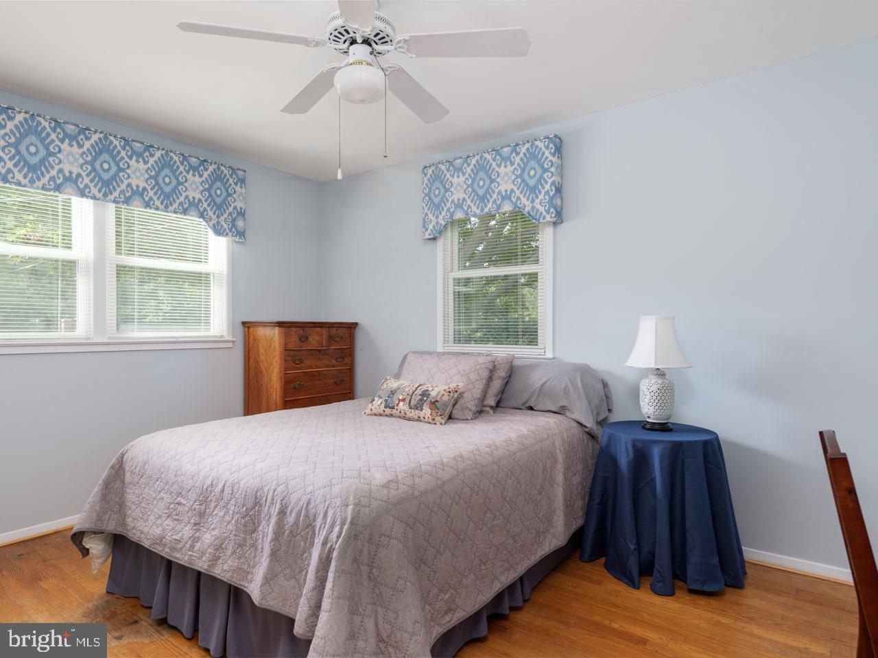 5223 Ravensworth Road Springfield, VA 22151 - Photo 17 of 31 Bedroom 2