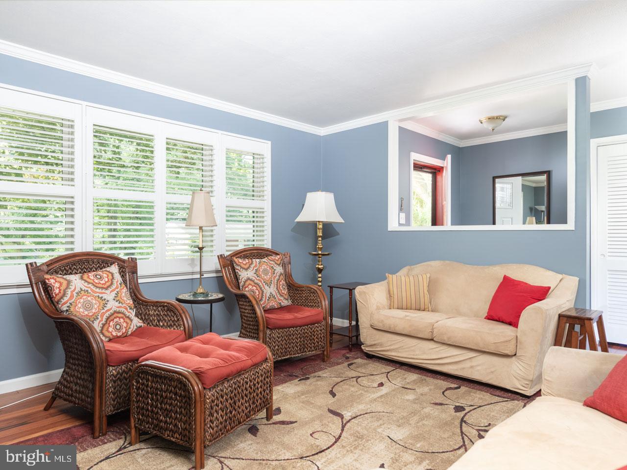 5223 Ravensworth Road Springfield, VA 22151 - Photo 5 of 31 Living Room