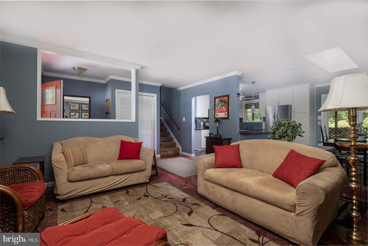 5223 Ravensworth Road Springfield, VA 22151 - Photo 6 of 31 Living Room
