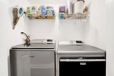 $670,000 | 1661 North Bell Avenue, Unit 2, Chicago, IL 60647