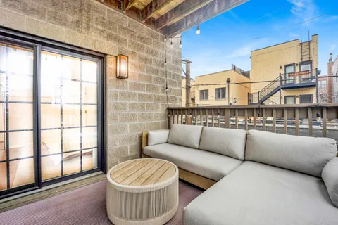 $670,000 | 1661 North Bell Avenue, Unit 2, Chicago, IL 60647