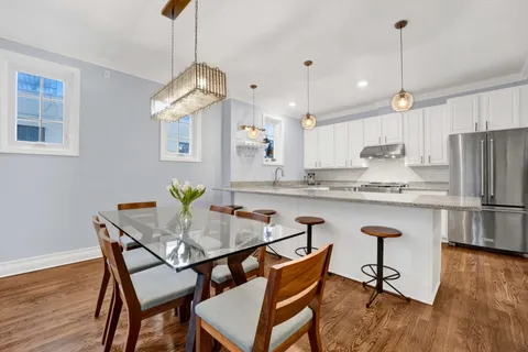 $670,000 | 1661 North Bell Avenue, Unit 2, Chicago, IL 60647