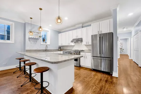 $670,000 | 1661 North Bell Avenue, Unit 2, Chicago, IL 60647