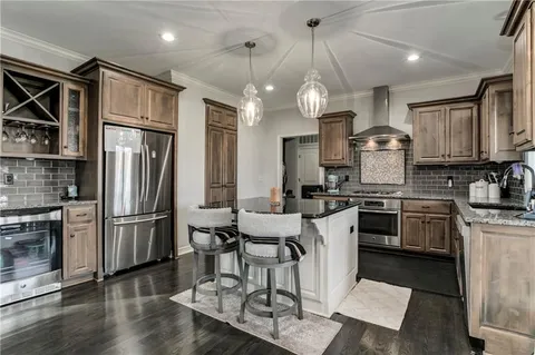 $739,000 | 18732 West 99th Street, Lenexa, KS 66220