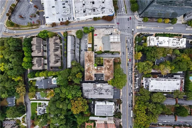 $2,600 | 3645 Peachtree Road Northeast, Unit 111, Atlanta, GA 30319