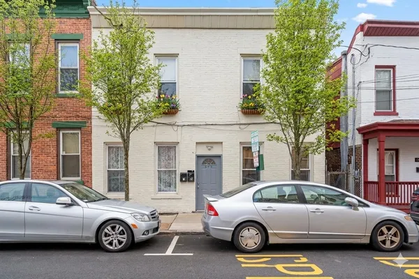 $2,350 | 549 9th Street, Unit 1R, Union City, NJ 07087