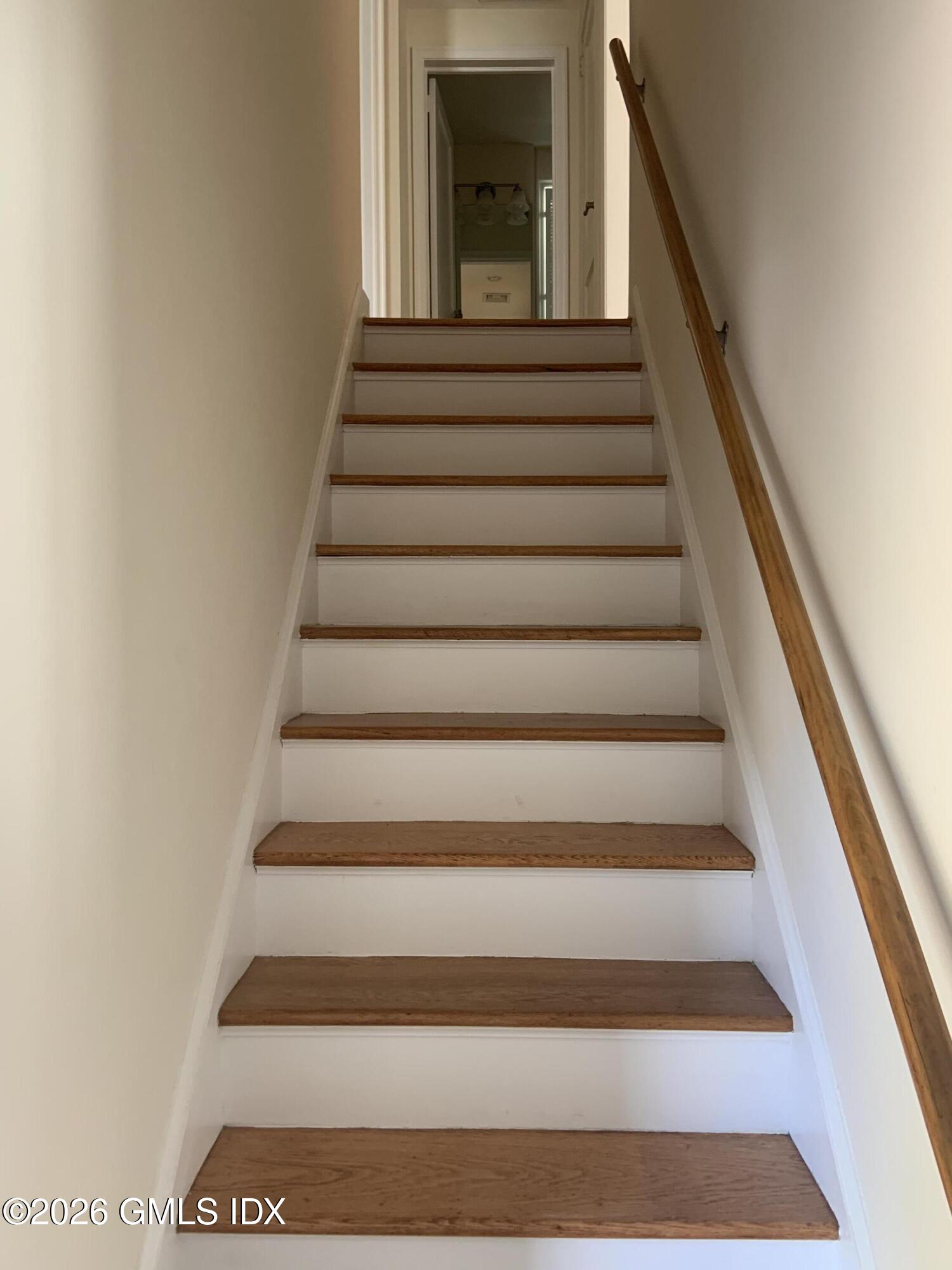 9 Pemberwick Road Greenwich, CT 06831 - Photo 10 of 31 Stairs to Main Level