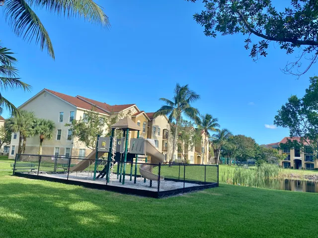 $1,750 | 4241 San Marino Boulevard, Unit 306, West Palm Beach, FL 33409