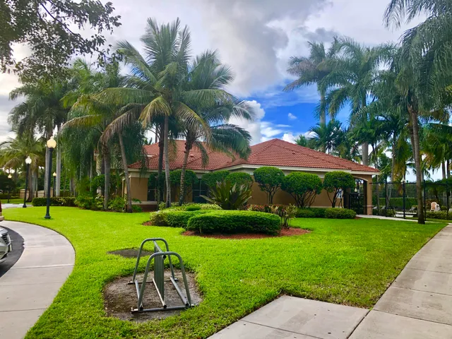$1,750 | 4241 San Marino Boulevard, Unit 306, West Palm Beach, FL 33409