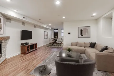 $399,000 | 1855 North Damen Avenue, Unit G, Chicago, IL 60622