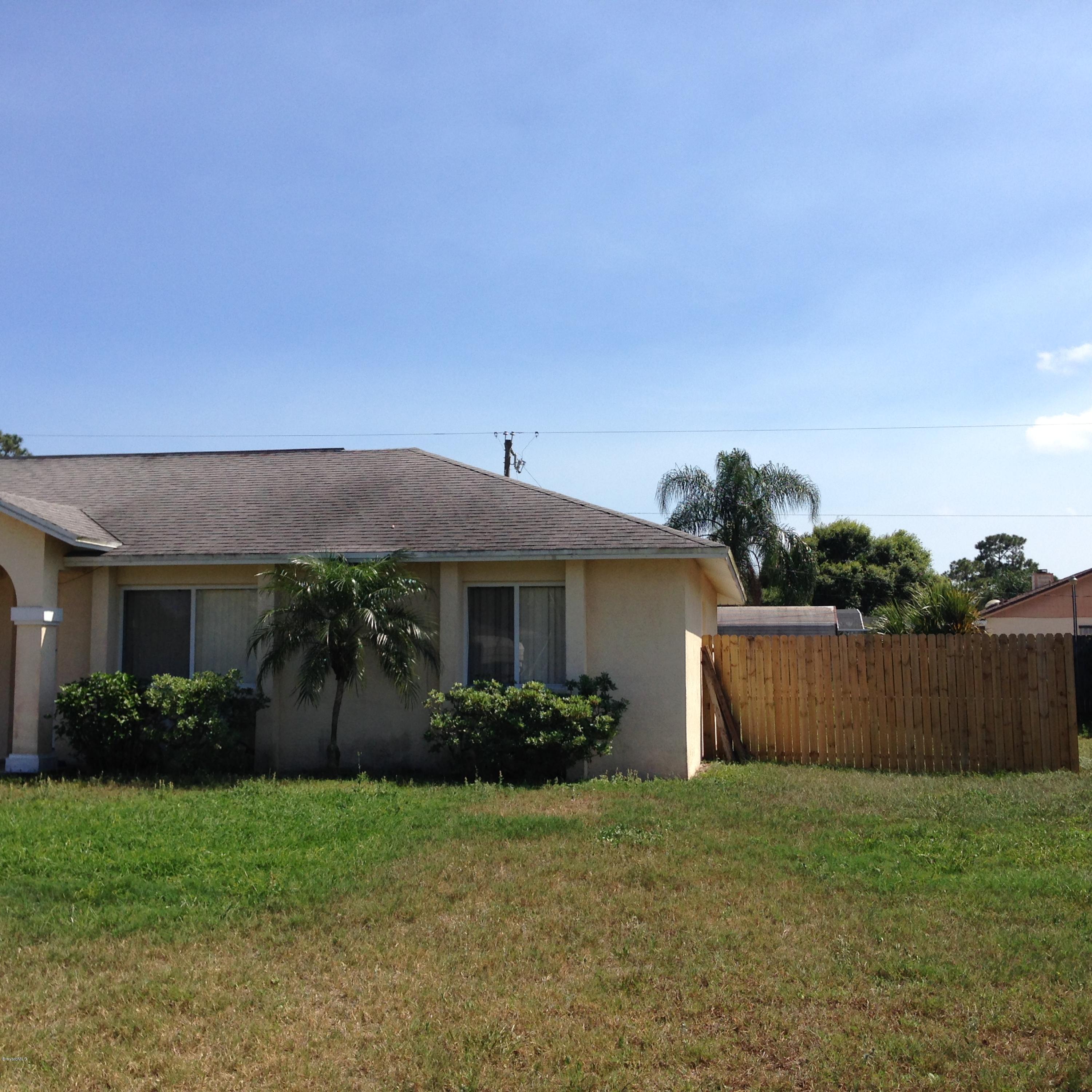 4075 Delespine Road Cocoa, FL 32927 - Photo 2 of 7 Fenced Yard