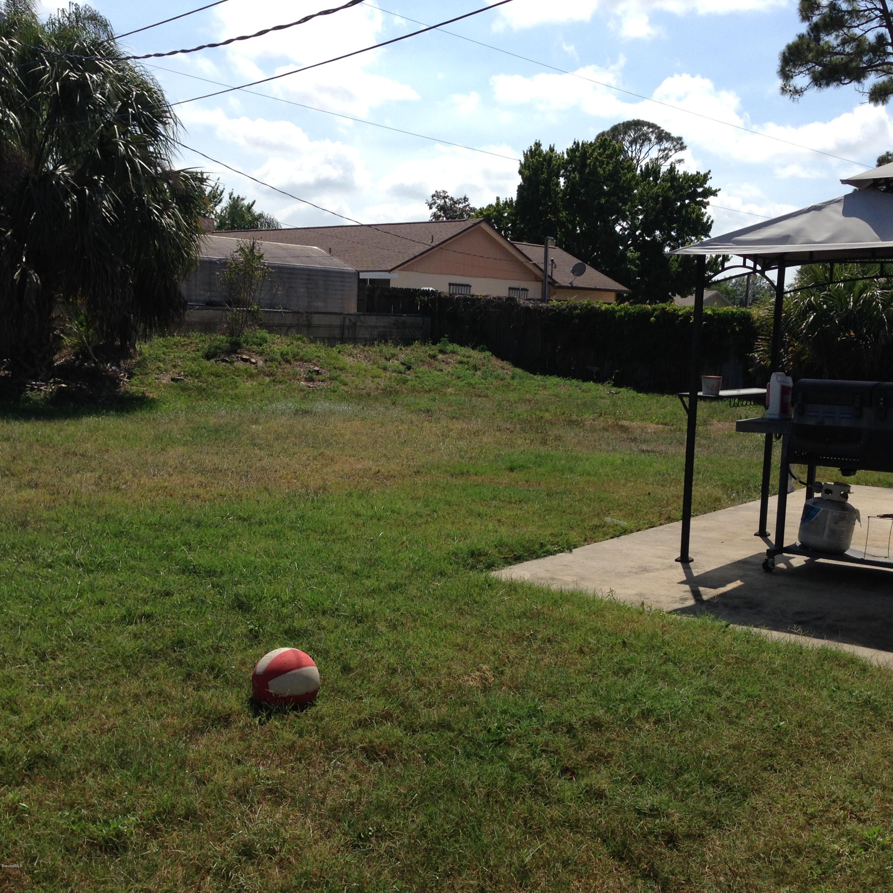 4075 Delespine Road Cocoa, FL 32927 - Photo 3 of 7 Large Fenced Back Yard