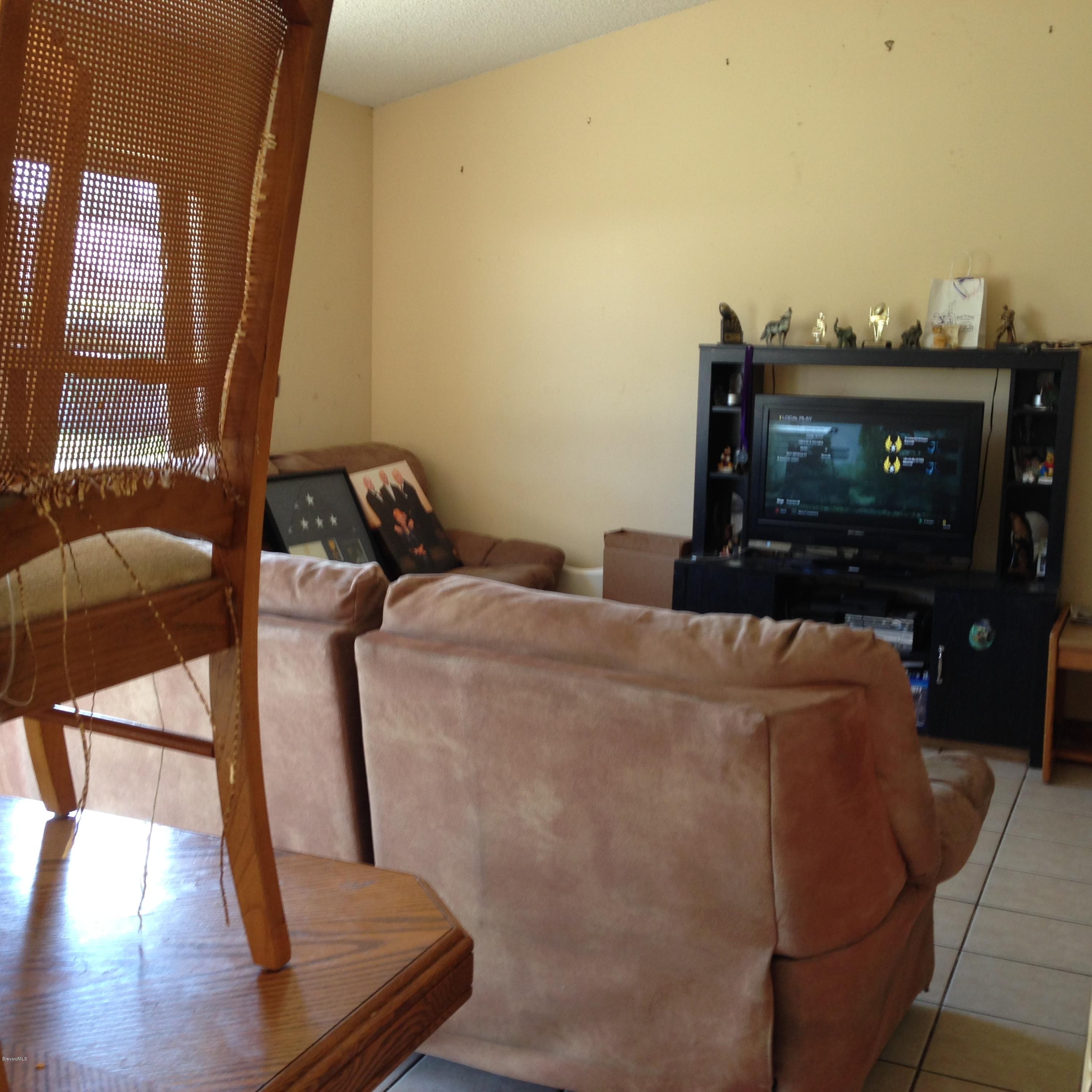 4075 Delespine Road Cocoa, FL 32927 - Photo 6 of 7 Living and Dining