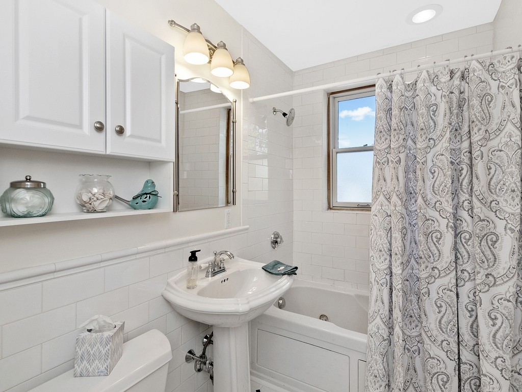 41 Addington Road, Unit 2 Brookline, MA 02445 - Photo 8 of 14 Gallery Image 8