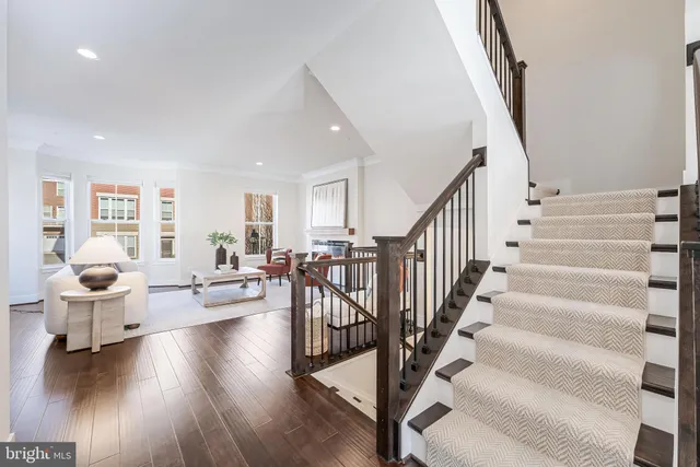 $1,100,000 | 11695 Sunrise Square Place, Reston, VA 20191