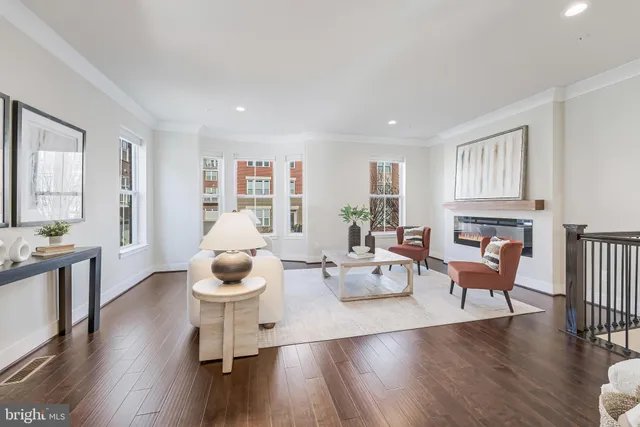 $1,100,000 | 11695 Sunrise Square Place, Reston, VA 20191