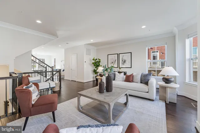 $1,100,000 | 11695 Sunrise Square Place, Reston, VA 20191