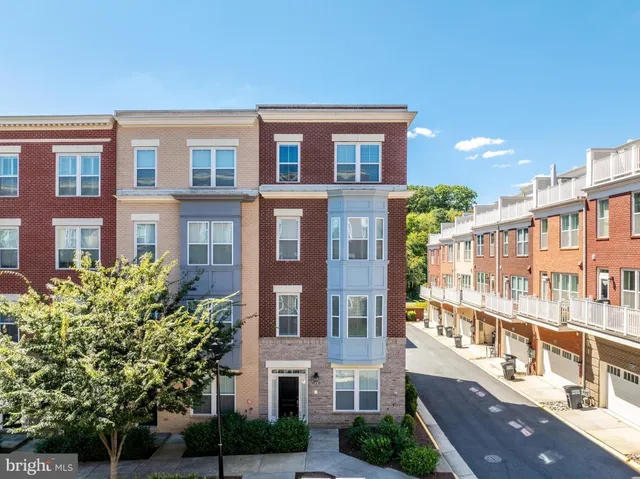 $1,100,000 | 11695 Sunrise Square Place, Reston, VA 20191