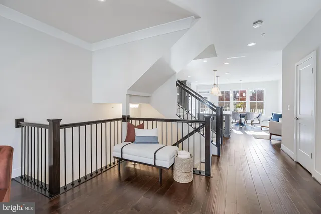 $1,100,000 | 11695 Sunrise Square Place, Reston, VA 20191