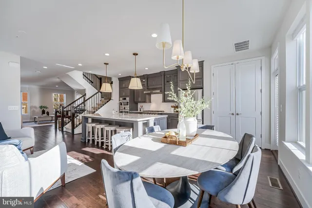 $1,100,000 | 11695 Sunrise Square Place, Reston, VA 20191